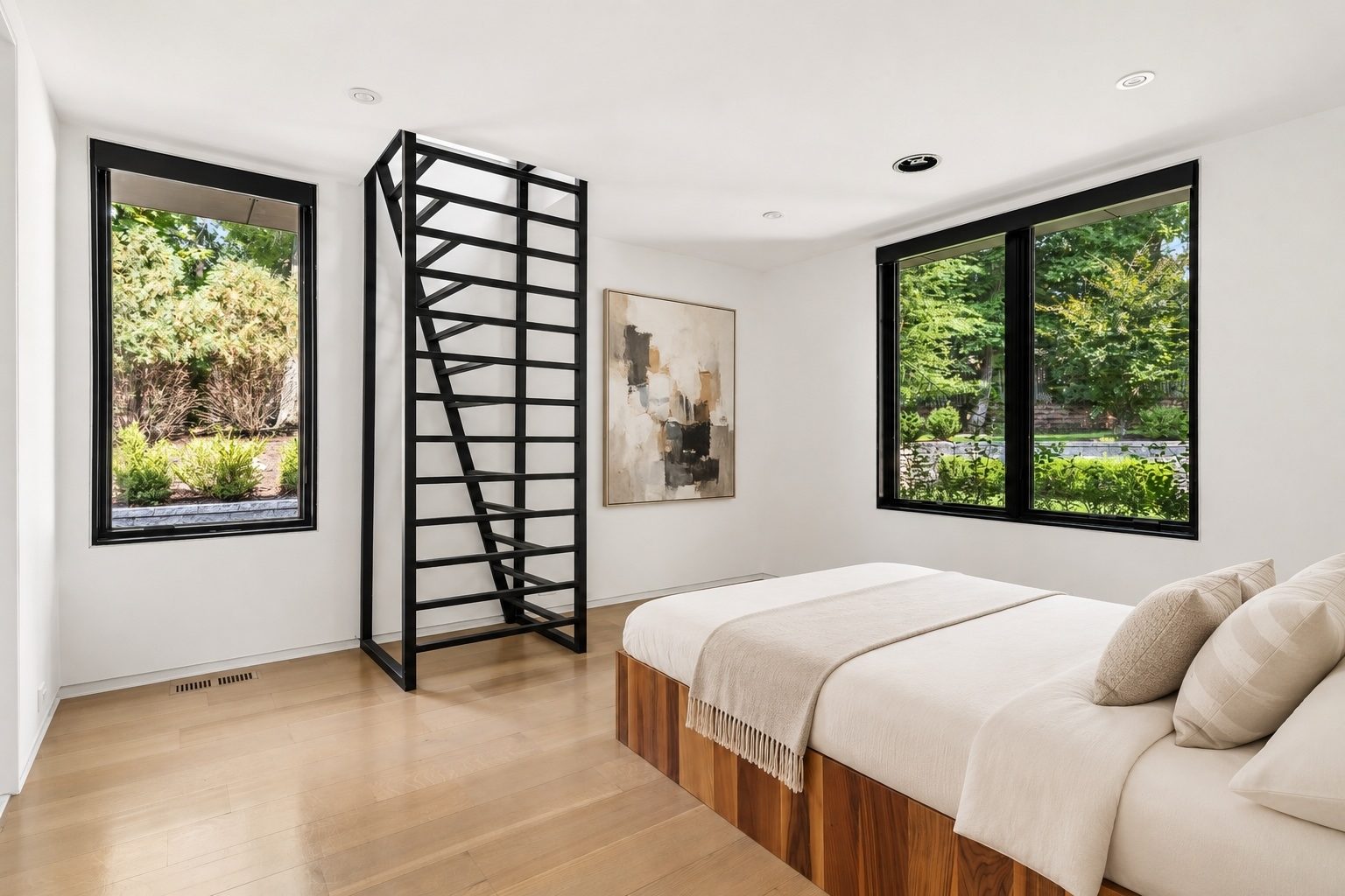 first-floor guest suite at 15 Seminole Way with a wooded outlook